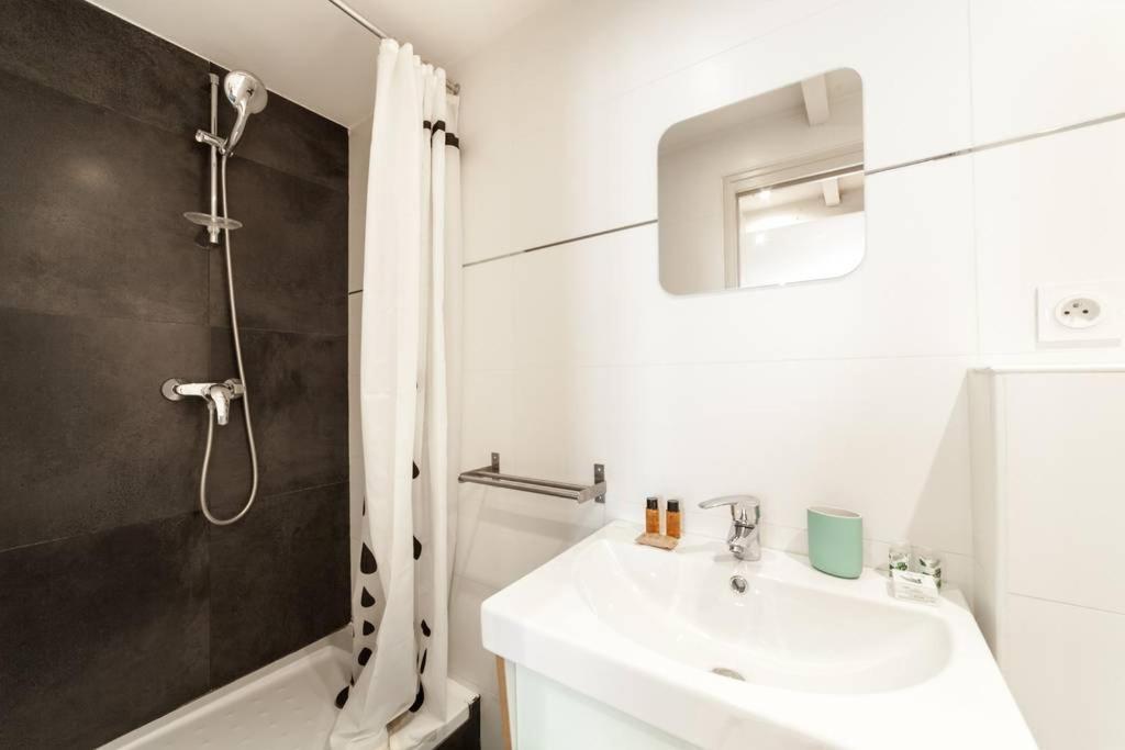 Studio Parfaitement Equipe - Metro Cordeliers Ail Lyon Eksteriør bilde